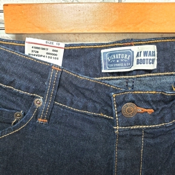 LEVI STRAUSS Signature Totally Slimming Bootcut Jeans Size 10 Long - Picture 7 of 9